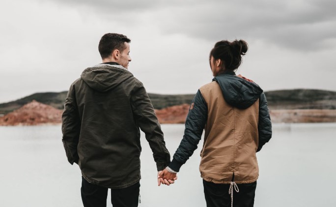 10 Signs You’re in a Committed Relationship