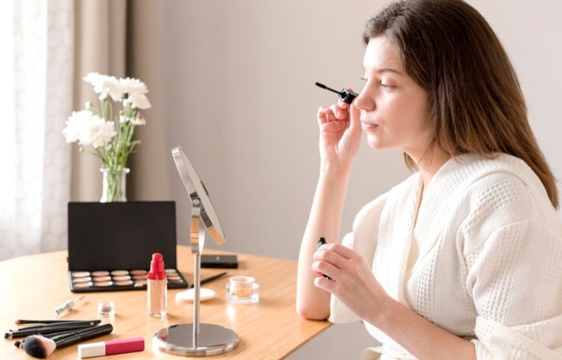 Quick Desk-to-Dinner Makeup Tips