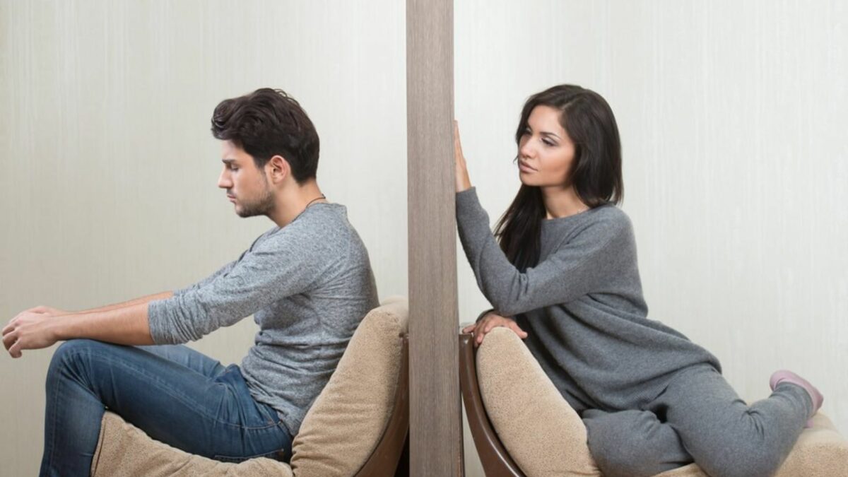 Signs Your husband isn't in love with you