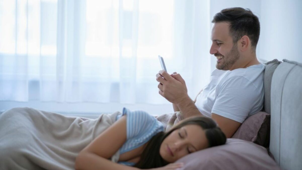 Why my Husband Looks at Other female Online